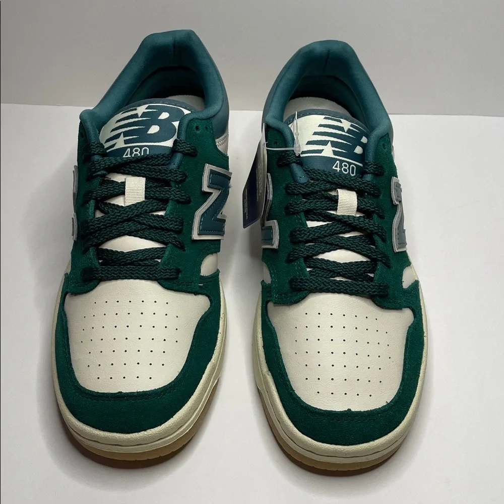 NIB New Balance Women’s Green & Cream Low-Top Sneaker.  Size 7.5 - Picture 3 of 5